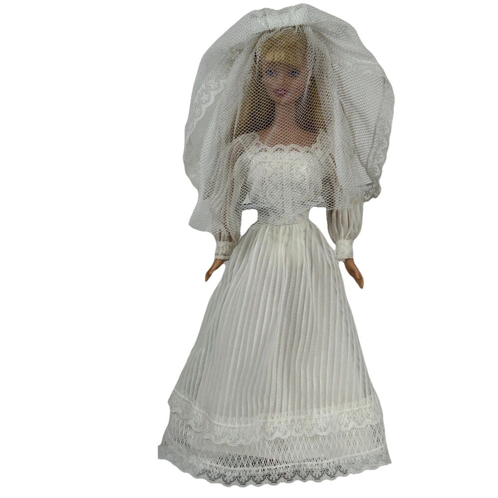 Vtg Superstar Barbie Era Wedding Party Fashions Here Comes The Bride 1416 NO DOL